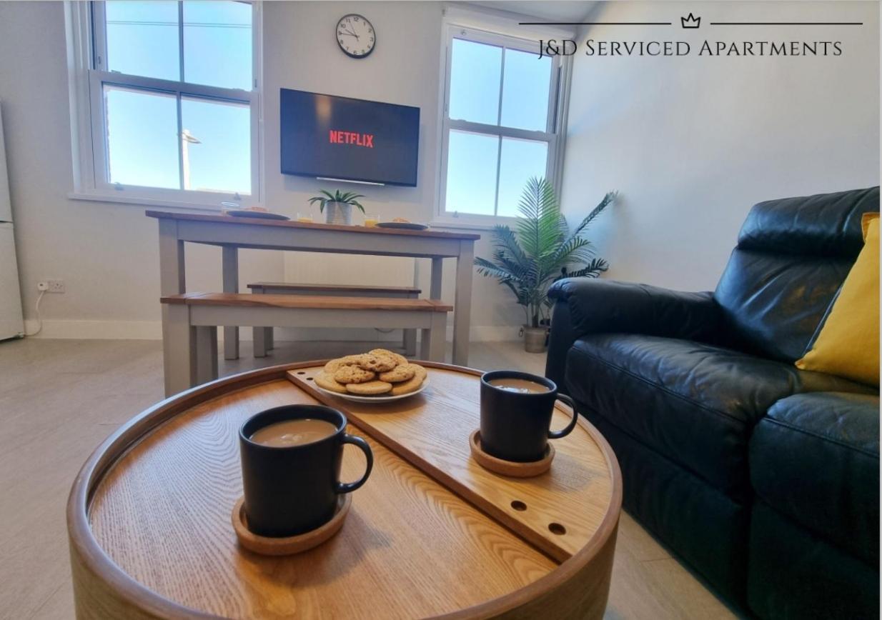 SPACIOUS 3 Bed APARTMENT WITH EN-SUITES&PARKING! Watford  Exterior foto