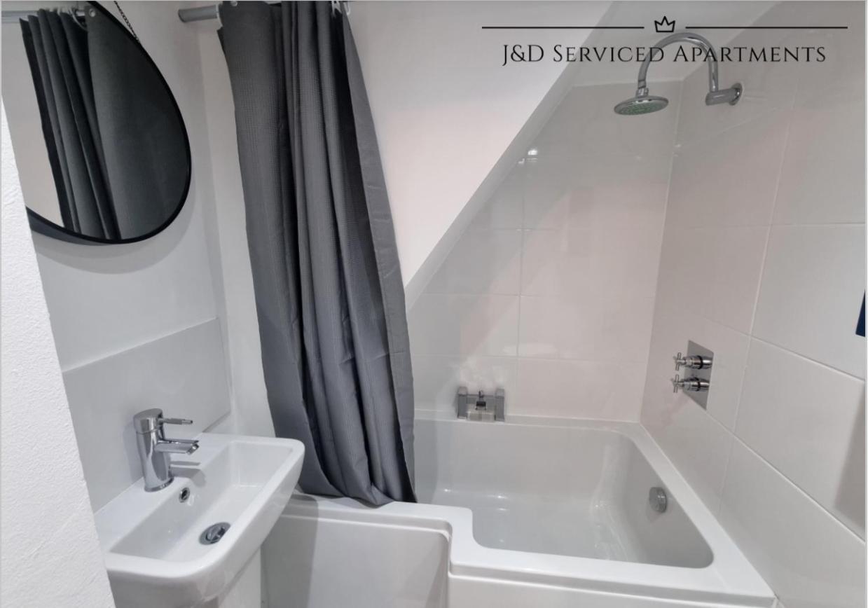 SPACIOUS 3 Bed APARTMENT WITH EN-SUITES&PARKING! Watford  Exterior foto
