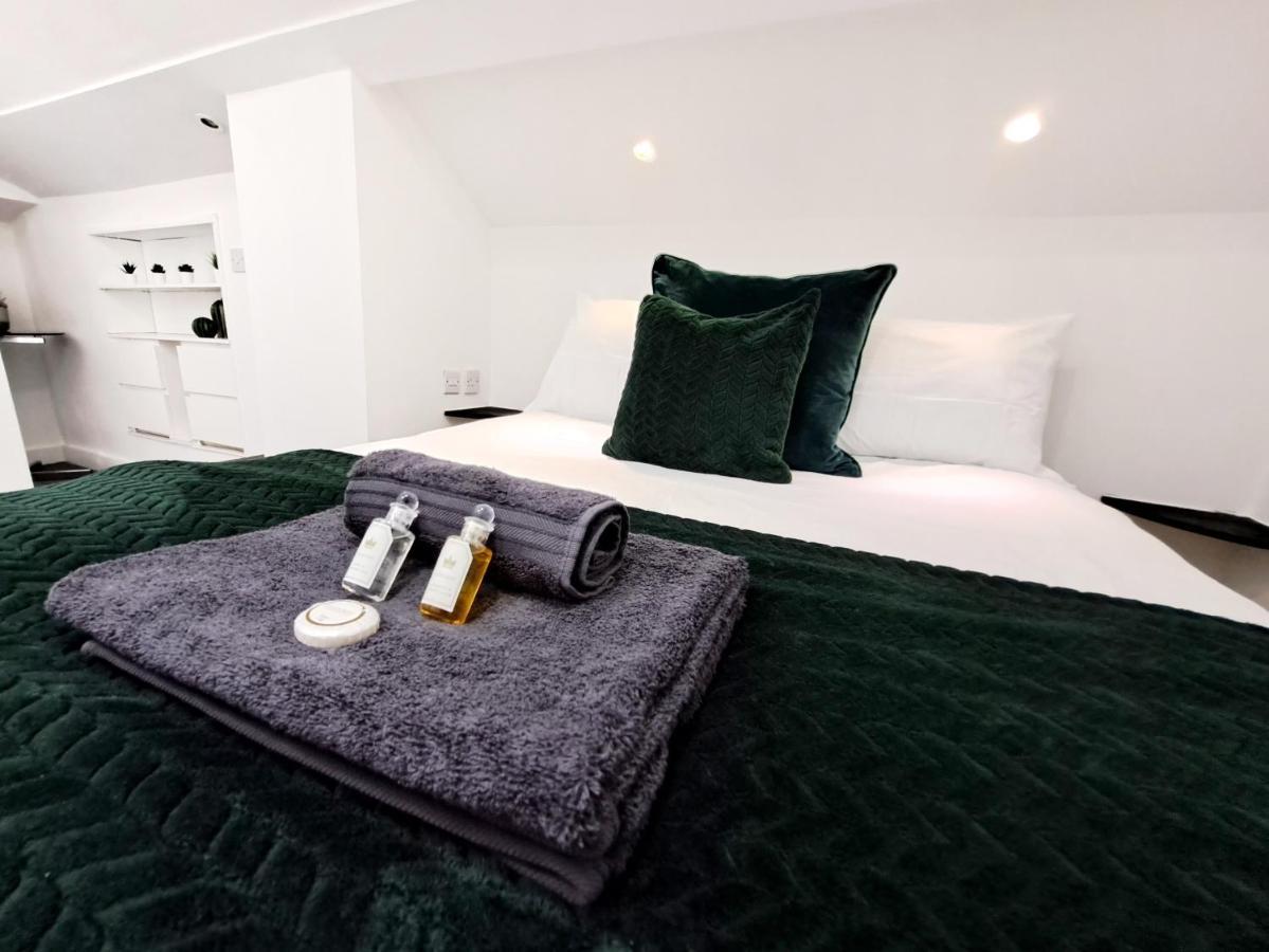 SPACIOUS 3 Bed APARTMENT WITH EN-SUITES&PARKING! Watford  Exterior foto