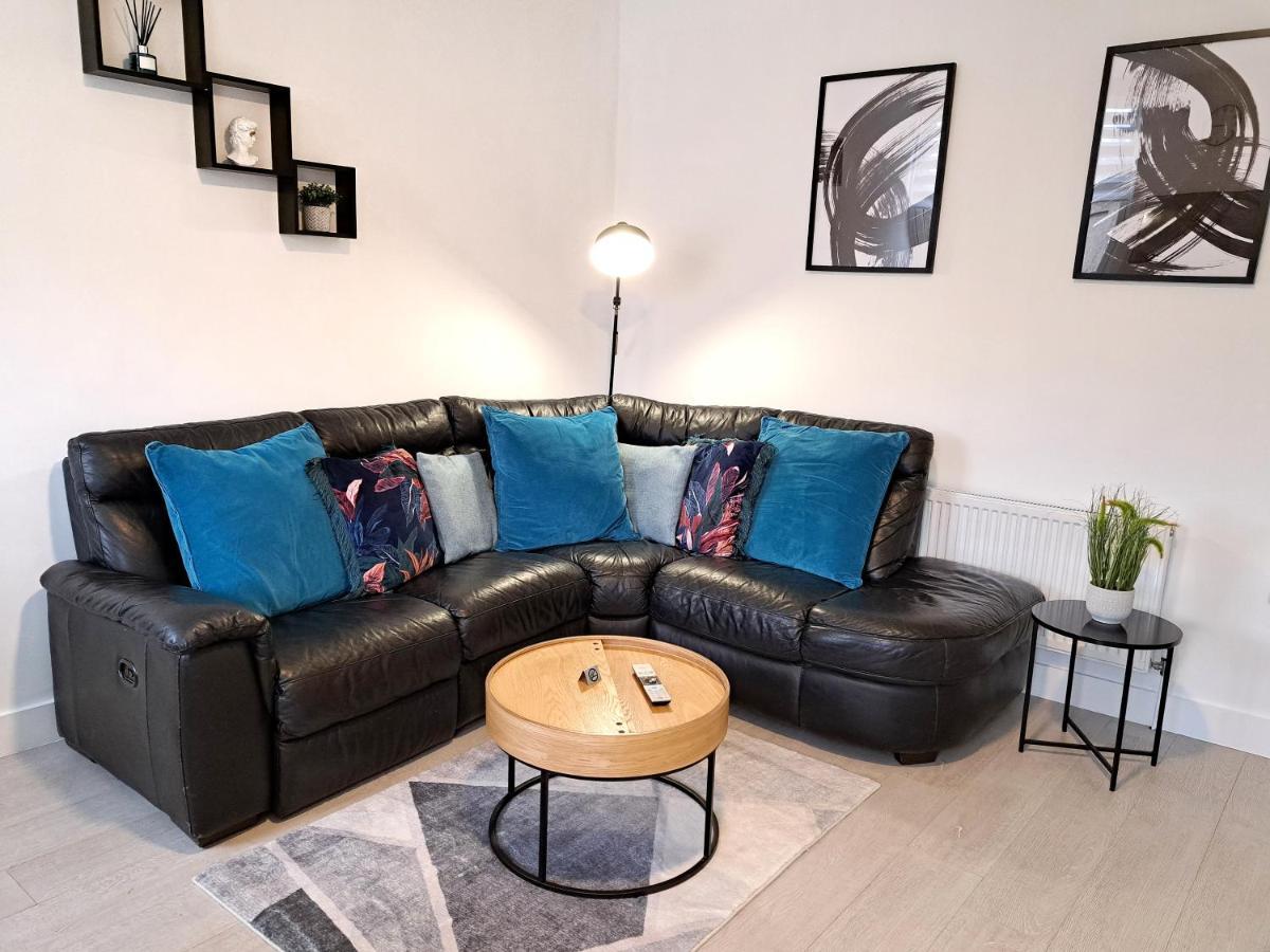SPACIOUS 3 Bed APARTMENT WITH EN-SUITES&PARKING! Watford  Exterior foto