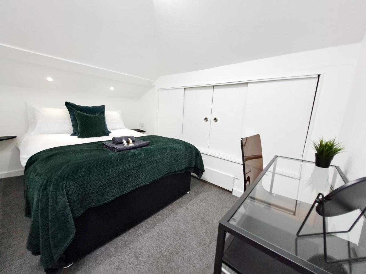 SPACIOUS 3 Bed APARTMENT WITH EN-SUITES&PARKING! Watford  Exterior foto
