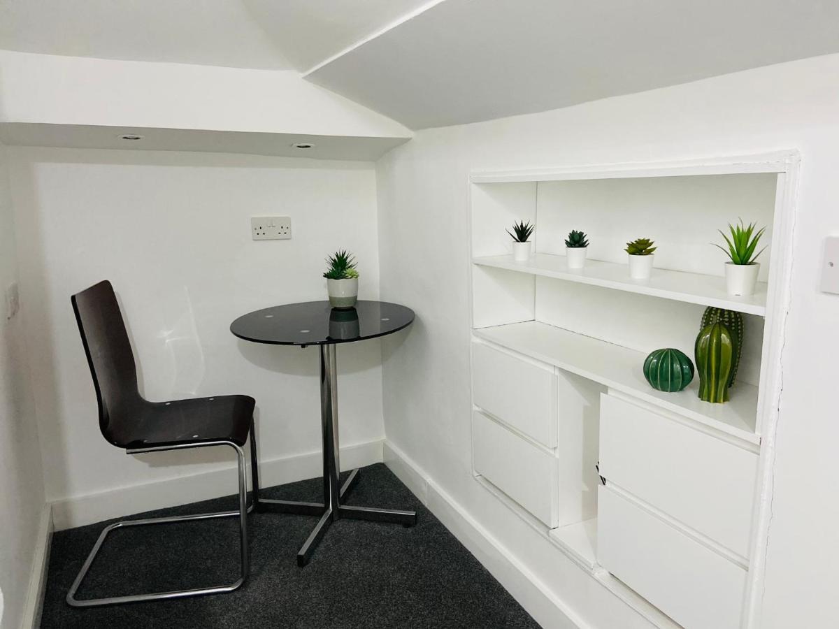 SPACIOUS 3 Bed APARTMENT WITH EN-SUITES&PARKING! Watford  Exterior foto